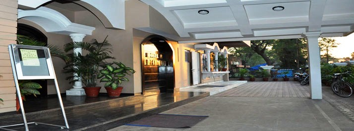 2462/Hotel Raj Residency - Harda 02.jpg